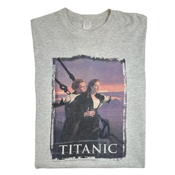 Titanic T-Shirt Movie Tee Leonardo DiCaprio Vintage 1998 Official Merch 23 X 33 - Picture 1 of 5